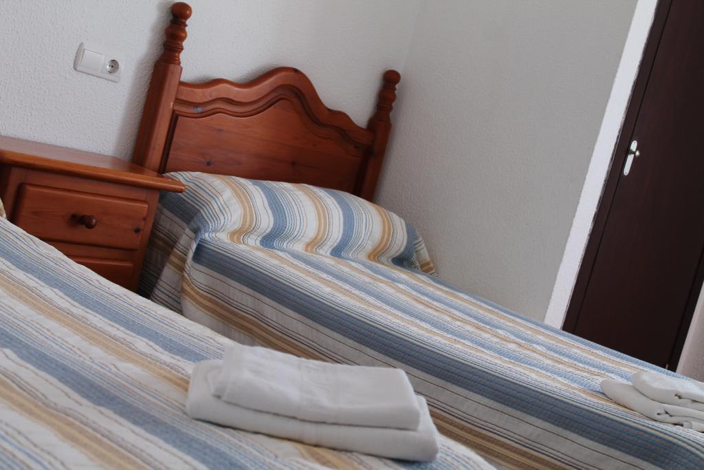 Hostal Montilla Sotogrande Torreguadiaro Rum bild