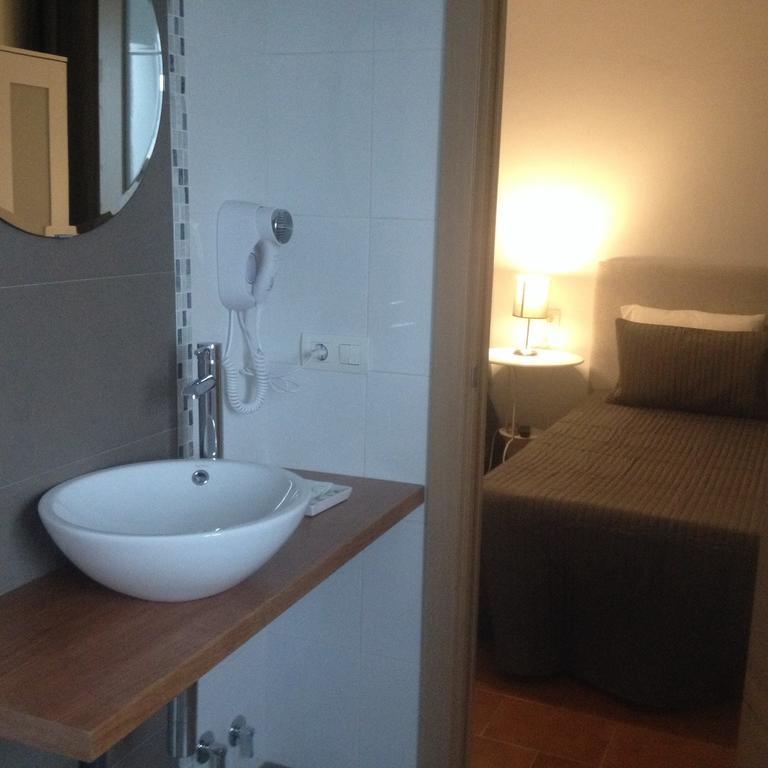 Hostal Montilla Sotogrande Torreguadiaro Exteriör bild