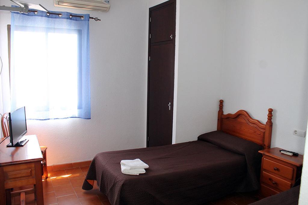 Hostal Montilla Sotogrande Torreguadiaro Exteriör bild