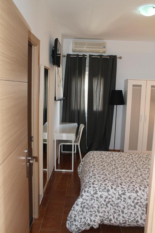 Hostal Montilla Sotogrande Torreguadiaro Exteriör bild