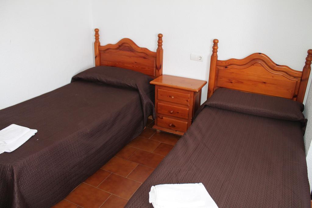 Hostal Montilla Sotogrande Torreguadiaro Exteriör bild